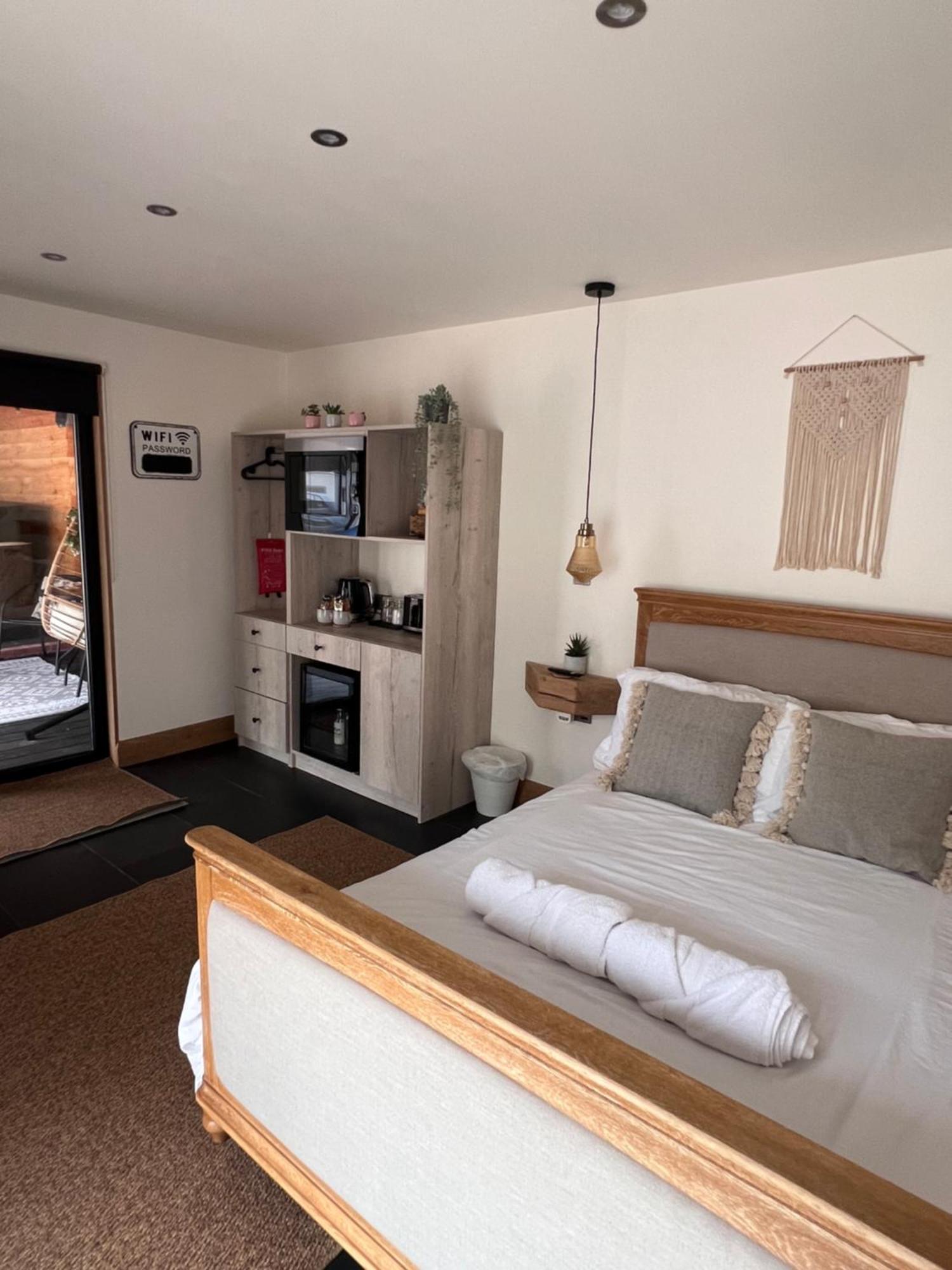 Luxury Courtyard Studio In Llangollen Buitenkant foto